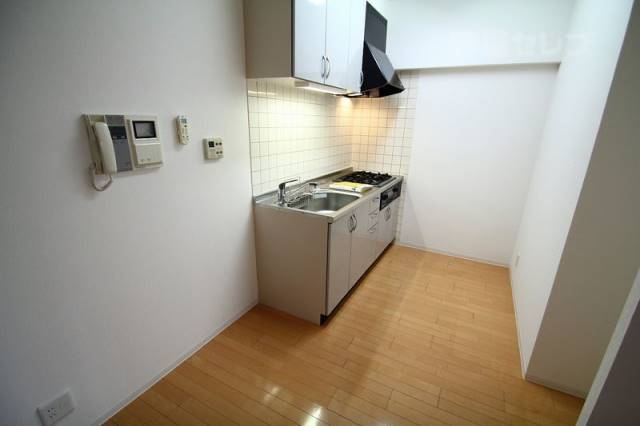 キッチン　３口ガスコンロ付きシステムキッチン