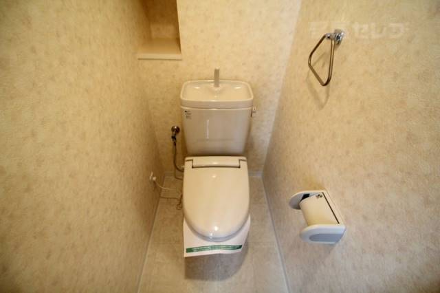 トイレ　ウォームレット付き