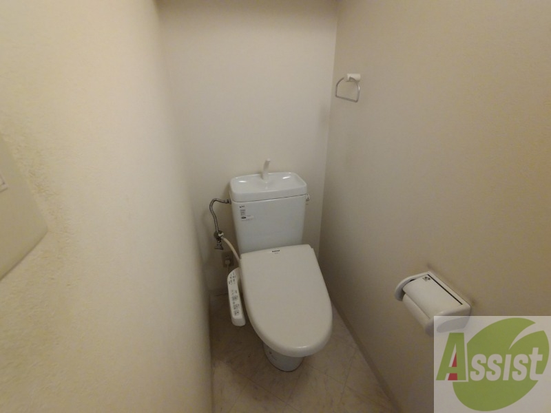 トイレ　ウォシュレット機能がついたトイレ。安心して使用できますね。