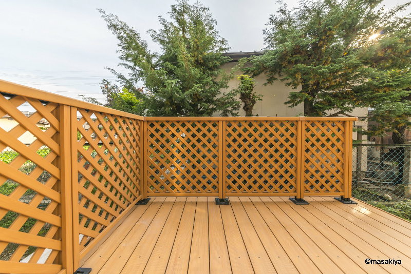 バルコニー　ウッドデッキ