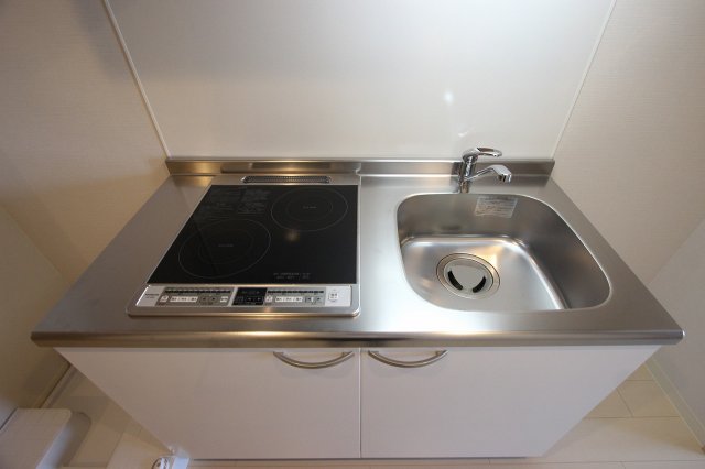 キッチン　同物件別号室のものです。