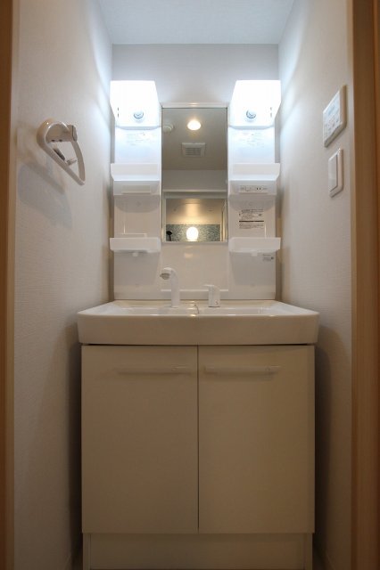 洗面設備　同物件別号室のものです。