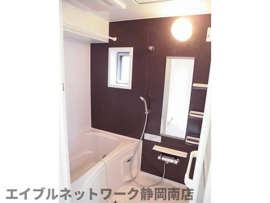 バス・シャワールーム　お風呂で日々の疲れを落としましょう