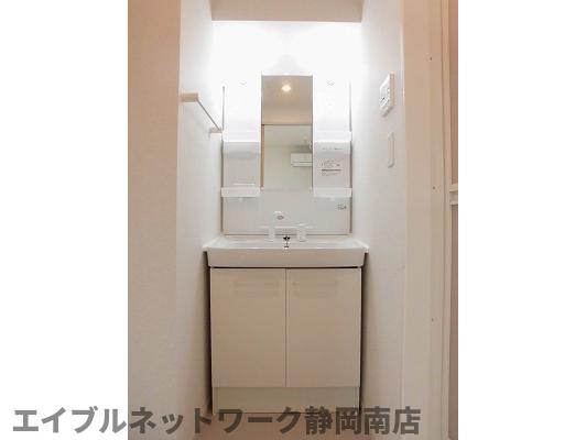 洗面設備　広い洗面スペース