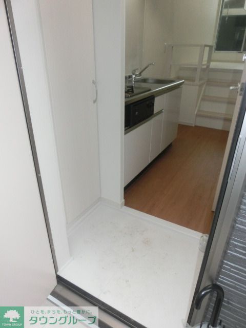 玄関　玄関下駄箱あり