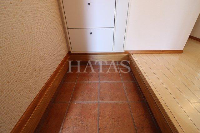 玄関　同物件別部屋です。