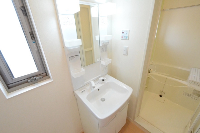 洗面設備　独立洗面台付き！