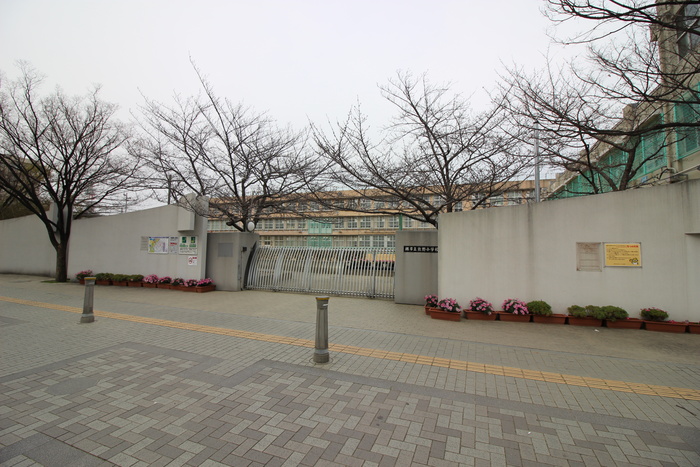 小学校　堺市立熊野小学校（小学校）まで420m