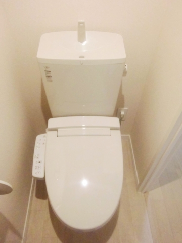 トイレ　温水洗浄便座