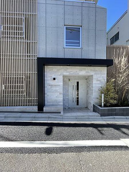 エントランス　清潔なエントランスです