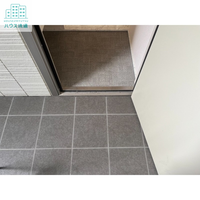 玄関　※同タイプ別号室のお写真です