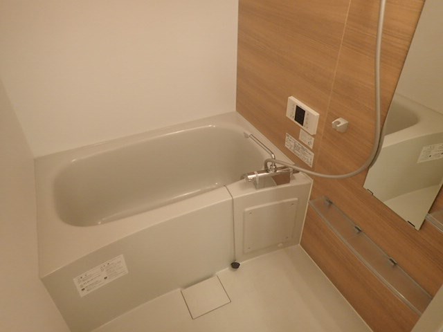 バス・シャワールーム　203参照