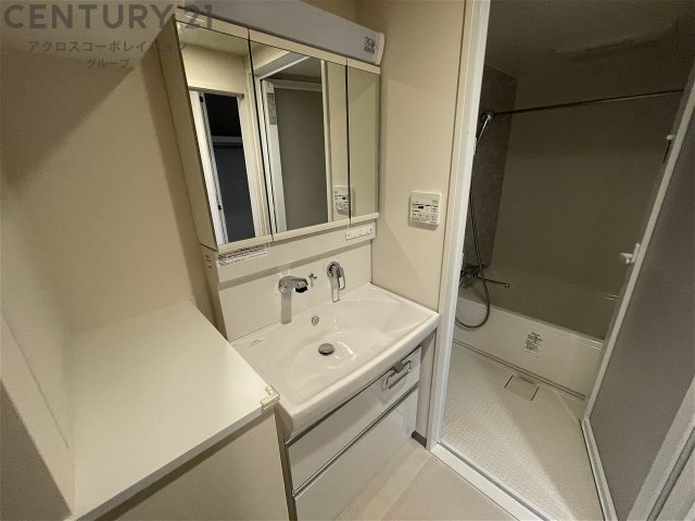 洗面設備　洗面所内に洗濯機置場あり！