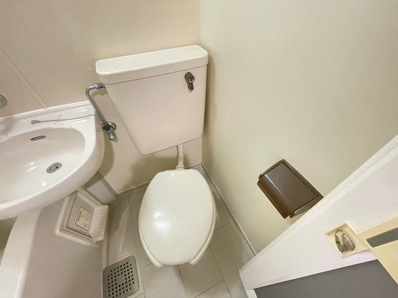 トイレ　別号室のお写真です。