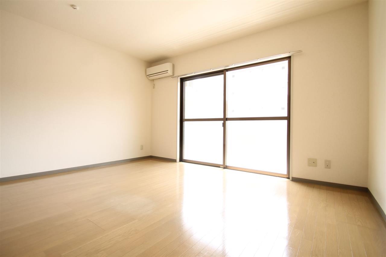 居室・リビング　洋室12帖の広々洋室