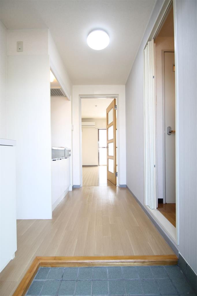 玄関　玄関から見たお部屋です！