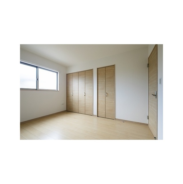 その他部屋・スペース　北側洋室にも嬉しいクローゼット収納