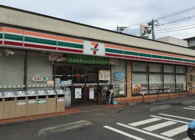 コンビニ　セブンイレブン横浜二俣川２丁目店（コンビニ）まで208m