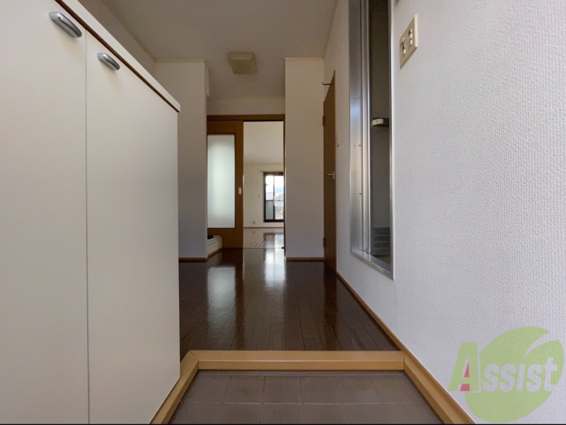 玄関　玄関でございます。毎日の出入りはこちらから。