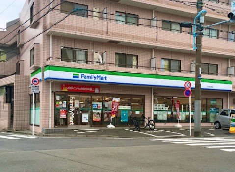 コンビニ　ファミリーマート 杉並桃井店（コンビニ）まで220m