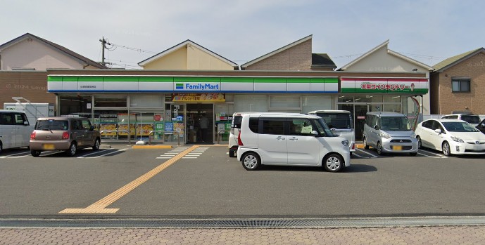 コンビニ　ファミリーマート 小浦貝塚加神店（コンビニ）まで346m