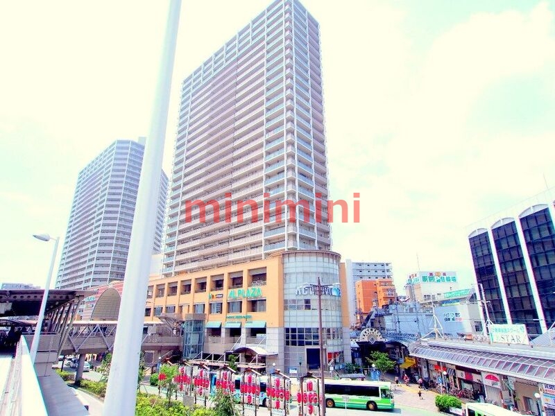 ショッピングセンター　アル・プラザ高槻（ショッピングセンター）まで423m