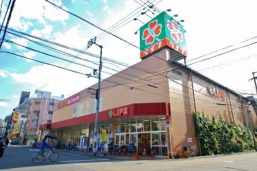 スーパー　ライフ大国町店（スーパー）まで372m