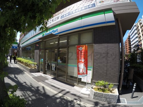 コンビニ　ファミリーマート 吹田広芝町店（コンビニ）まで128m