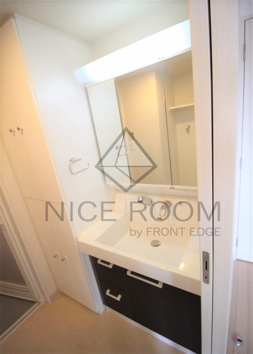 洗面設備　エステムプラザ難波WESTリバークロス　独立洗面台