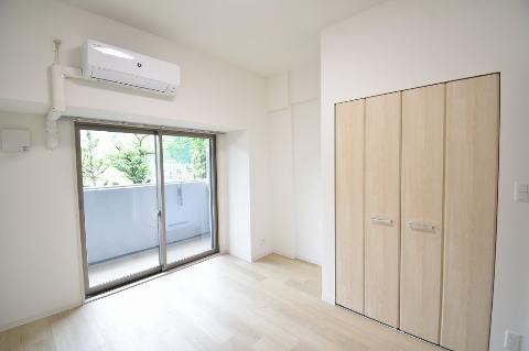 居室・リビング　室内