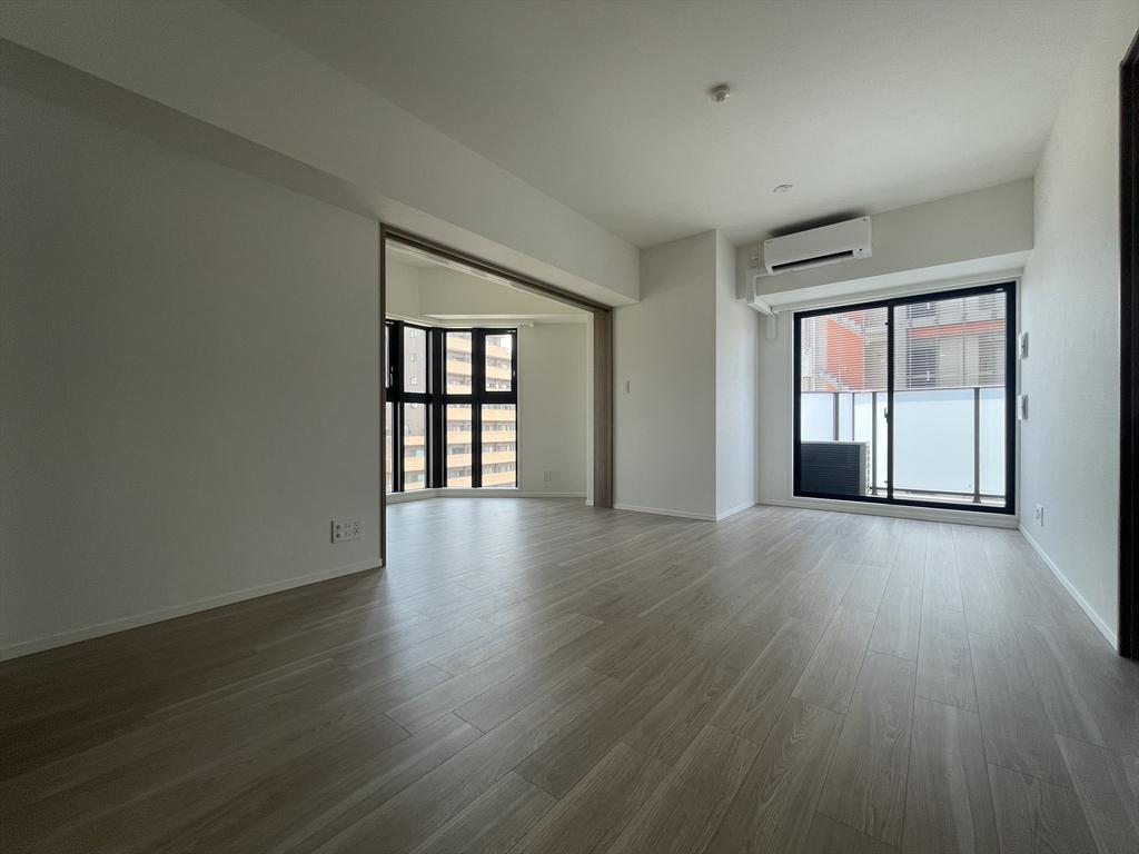 居室・リビング　同マンション別部屋