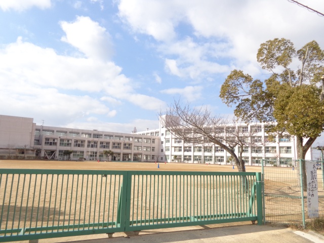 小学校　三木市立自由が丘小学校（小学校）まで1086m
