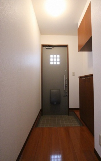 玄関　※別部屋の写真です