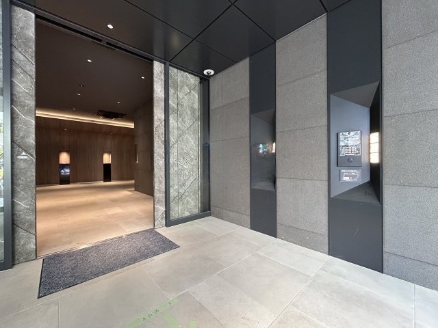 ロビー　駅徒歩１０分です