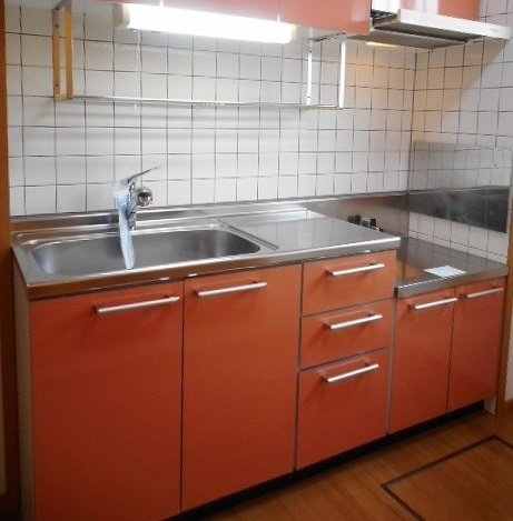 キッチン　コンパクトなキッチンで掃除もラクラク