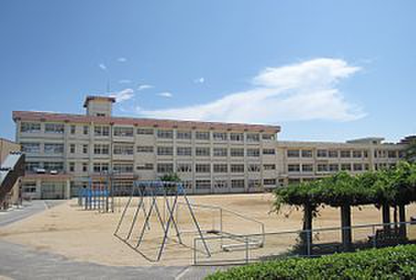 小学校　明石市立大久保小学校（小学校）まで400m