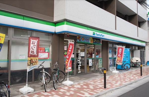コンビニ　ファミリーマート江古田日芸前店（コンビニ）まで542m