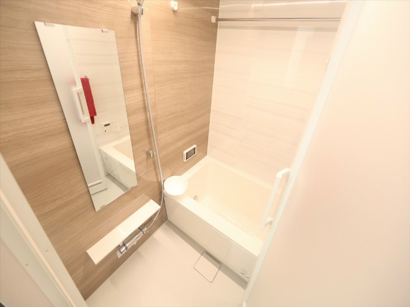 バス・シャワールーム　浴室暖房乾燥機　浴室TV完備　追い焚き付お風呂