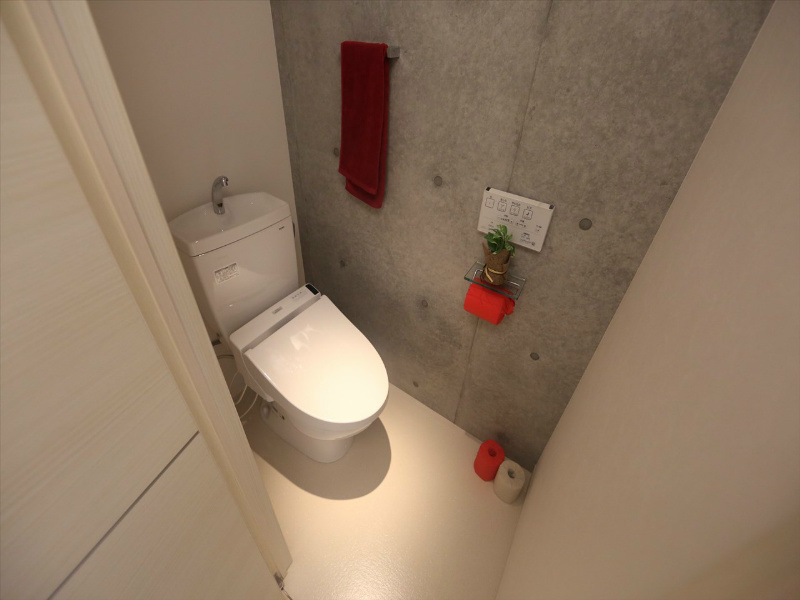 トイレ　温水洗浄便座付トイレ