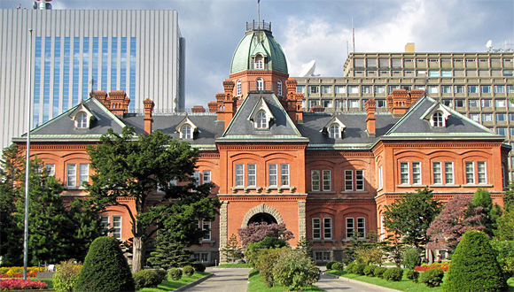 役所　北海道庁（役所）まで681m