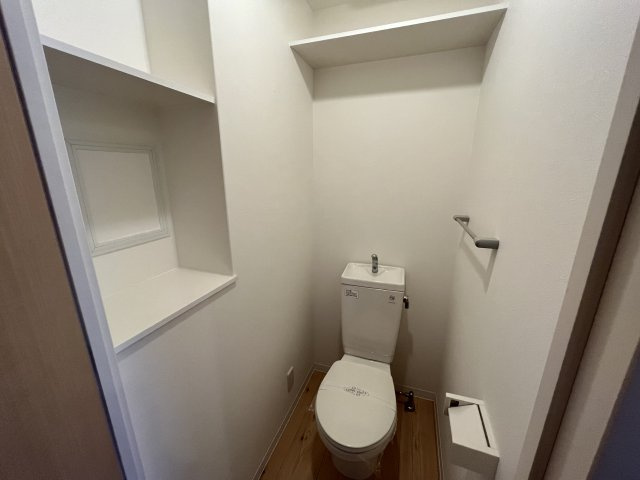 トイレ　シンプルで使いやすいトイレです♪