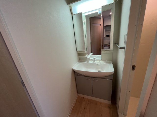 洗面設備　洗髪洗面化粧台付き♪