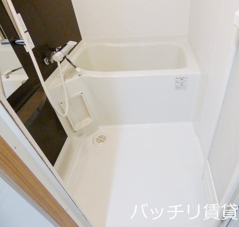 バス・シャワールーム　※同マンション別部屋写真のため、現状優先。