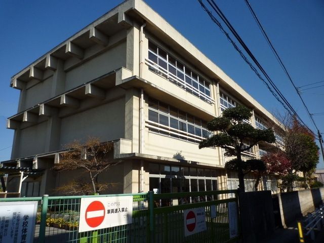 小学校　矢切小学校（小学校）まで550m