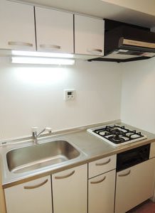 キッチン　※参考写真（同物件別部屋です）