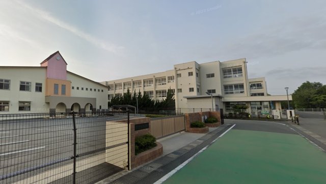 小学校　加西市立九会小学校（小学校）まで634m