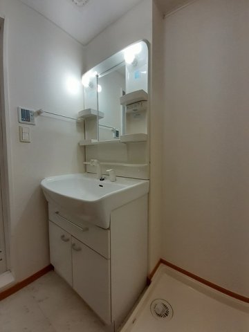 洗面設備　洗面所です