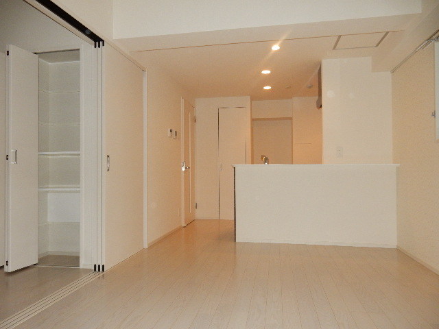 居室・リビング　カウンターのリビング