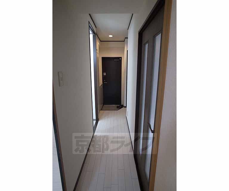 その他部屋・スペース　ＬＤＫへと続く廊下です。