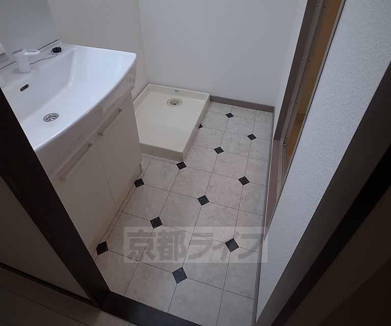 洗面設備　おしゃれな洗面所です。